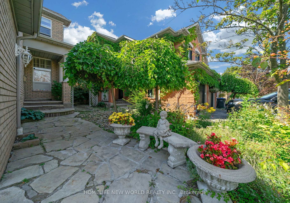 2326-yorktown-circle-mississauga-ontario-w13770226