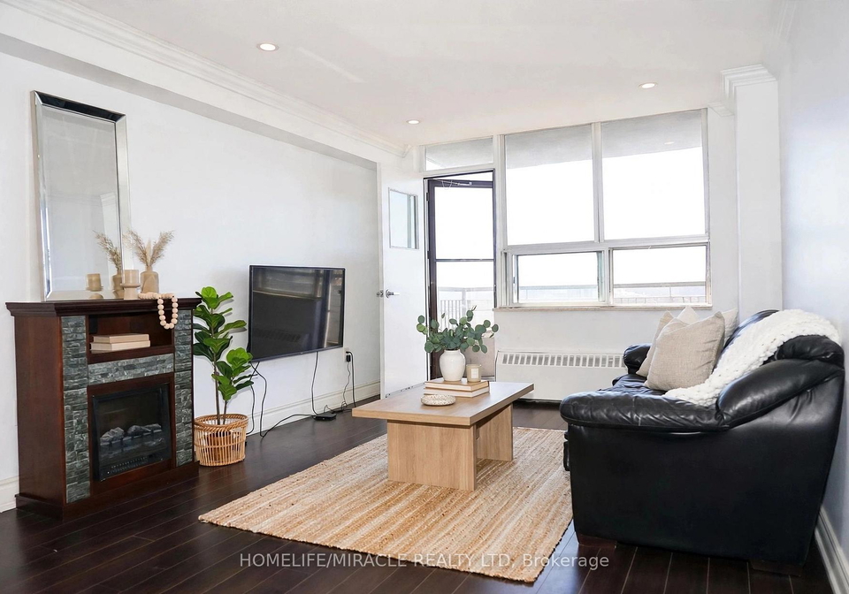 100-lotherton-pathway-toronto-north-york-ontario-w13770298