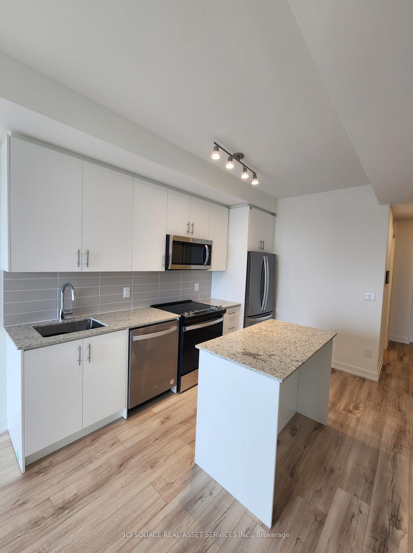 335-wheat-boom-drive-oakville-ontario-w13770406