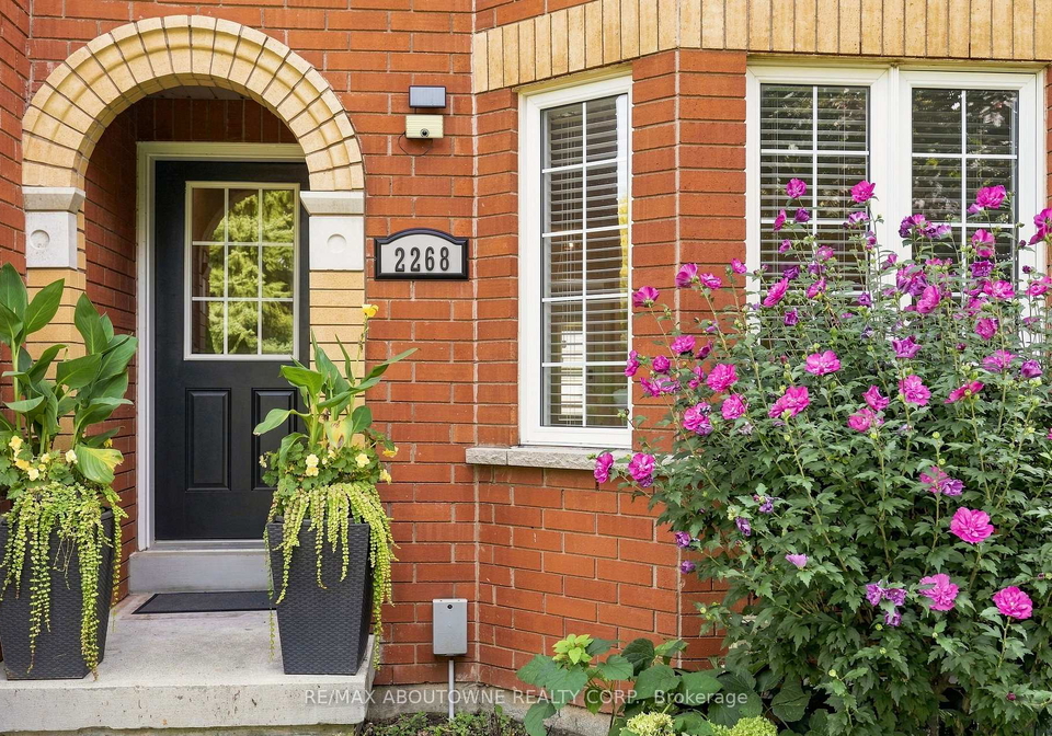 2268-westoak-trails-boulevard-oakville-ontario-w13770846
