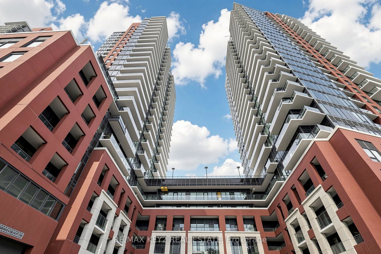 4010-eglinton-avenue-w-toronto-etobicoke-ontario-w13771078