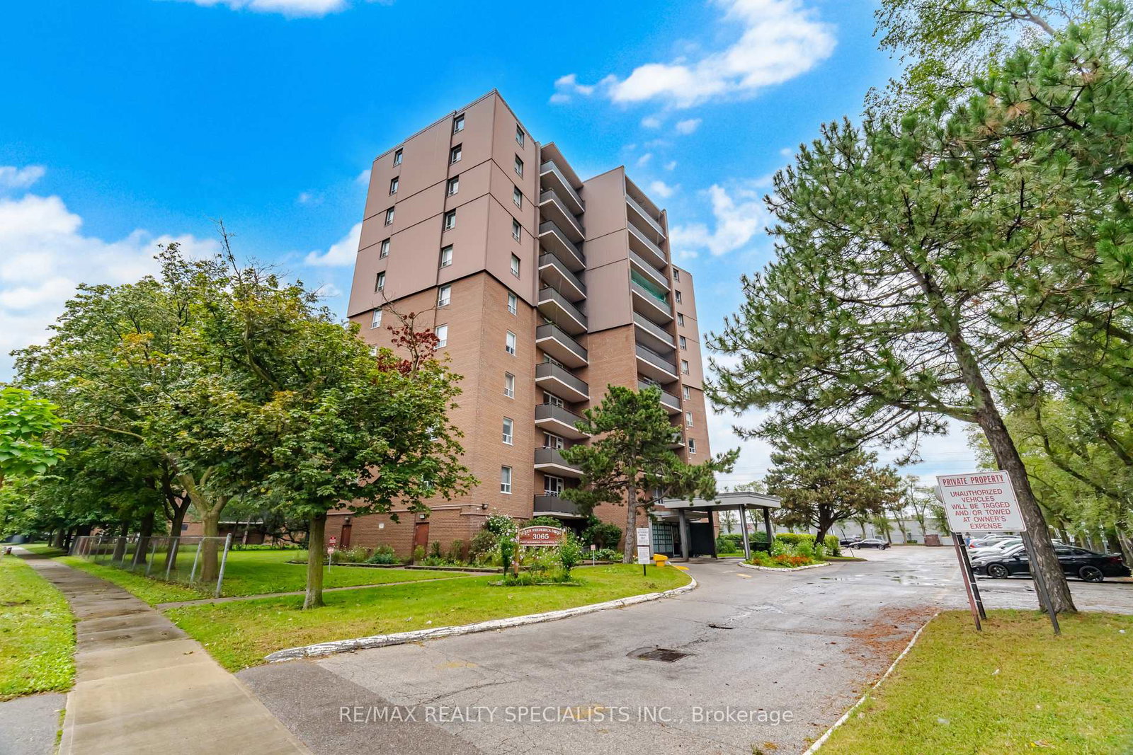 3065-queen-frederica-drive-mississauga-ontario-w13771088