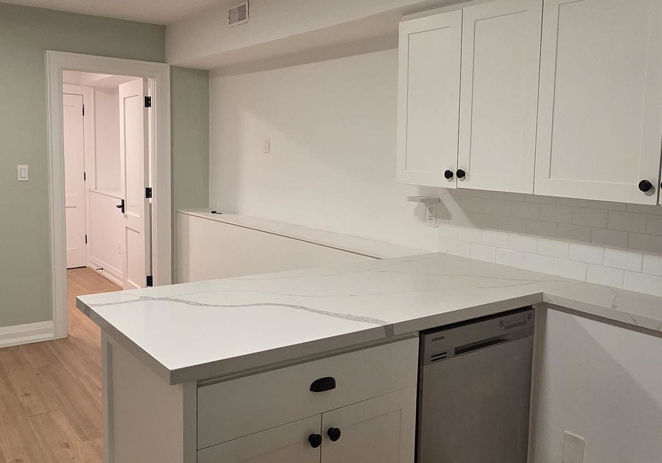 60-fuller-avenue-toronto-toronto-ontario-w13771138