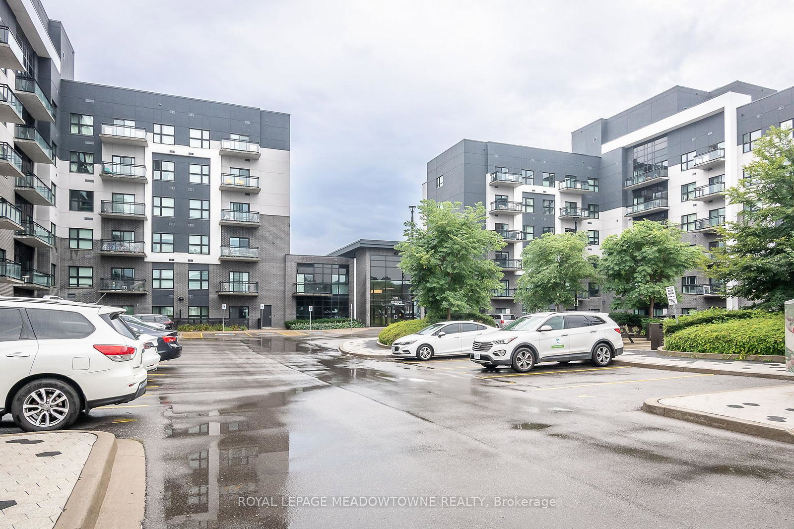 102-grovewood-common-oakville-ontario-w13771184