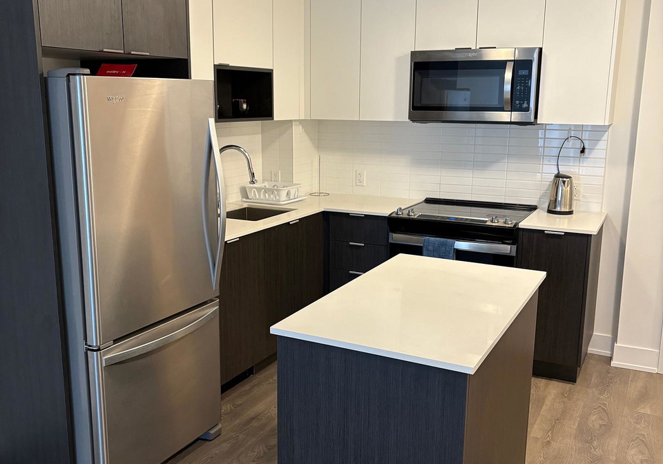 202-burnhamthorpe-road-e-mississauga-ontario-w13771594