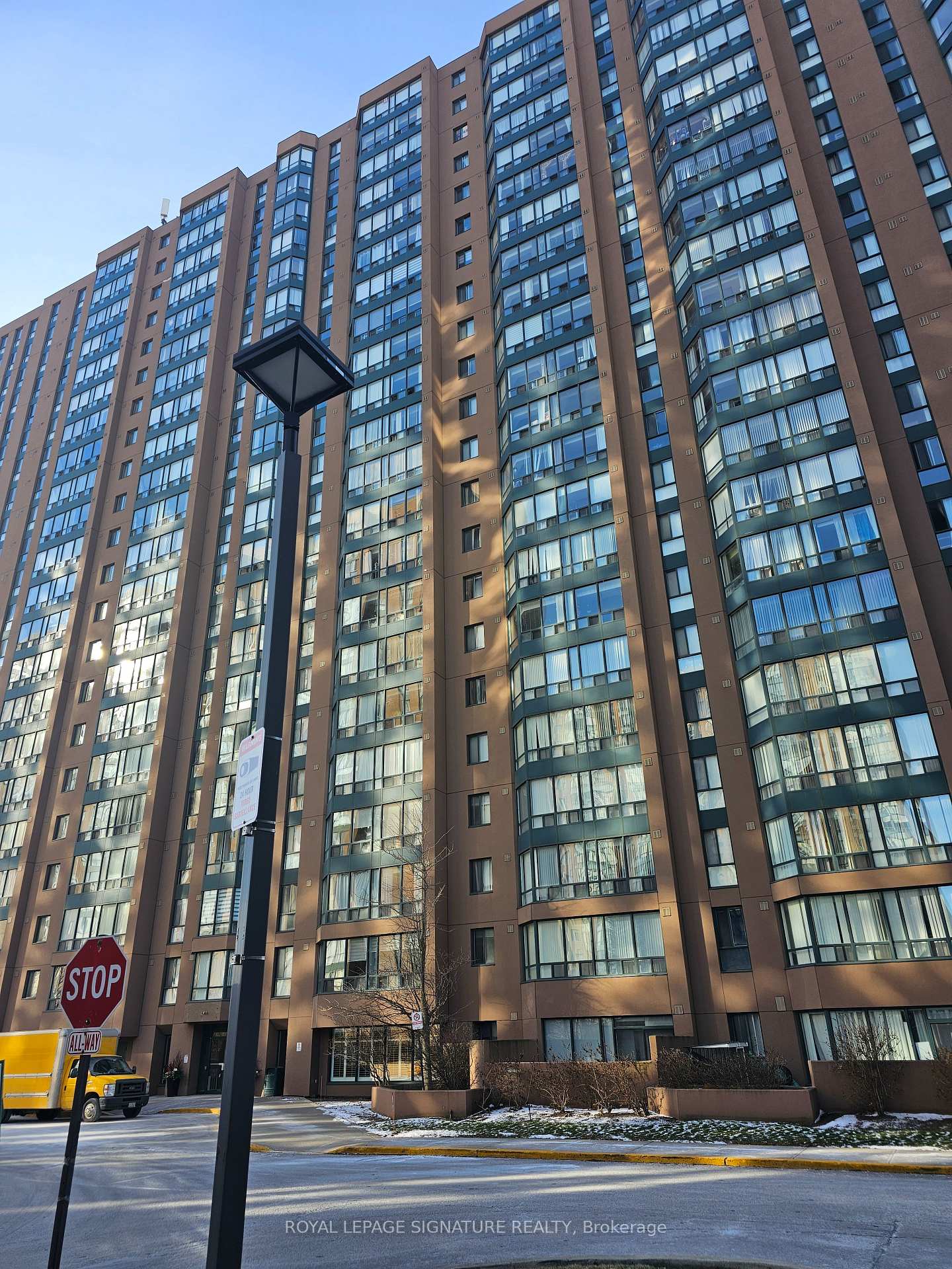 155-hillcrest-avenue-w-mississauga-ontario-w13771728