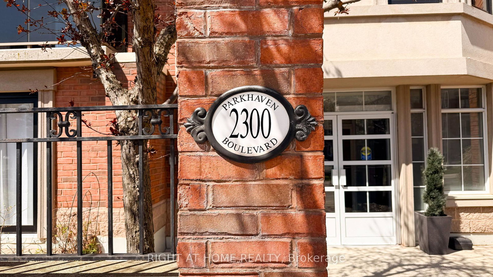 2300-parkhaven-boulevard-oakville-ontario-w13772018