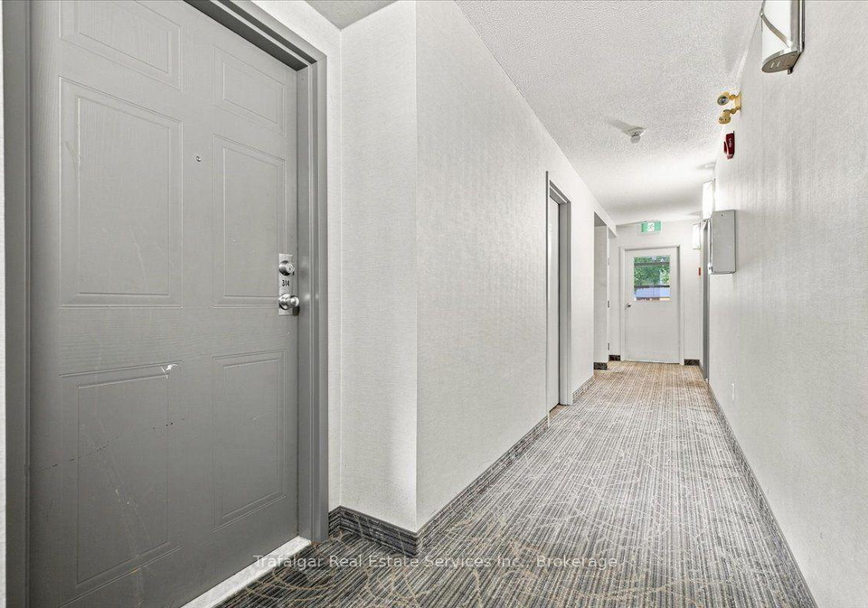 1500-pilgrims-way-oakville-ontario-w13772168