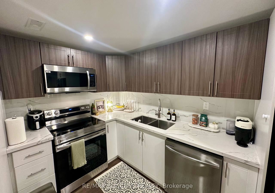 566-yates-drive-milton-ontario-w13772242