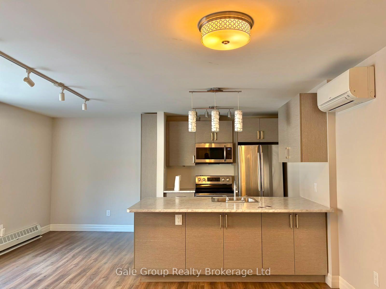 5-paisley-boulevard-e-mississauga-ontario-w13772728