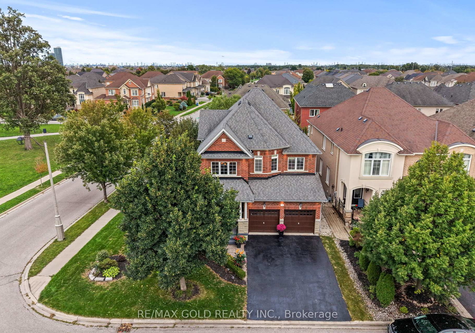 1-daylilly-terrace-brampton-ontario-w13772740