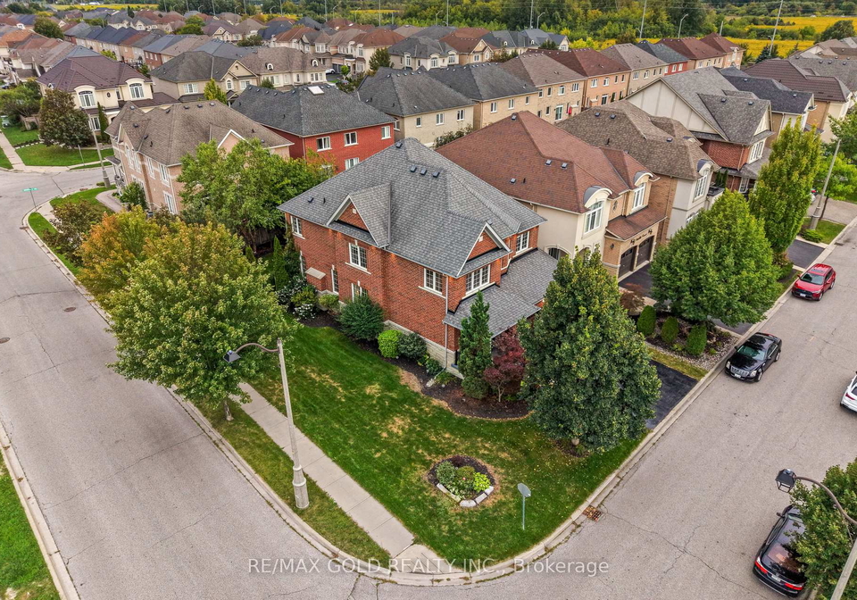 1-daylilly-terrace-brampton-ontario-w13772740