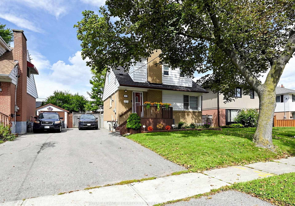 16-clearbrooke-circle-toronto-etobicoke-ontario-w13772872