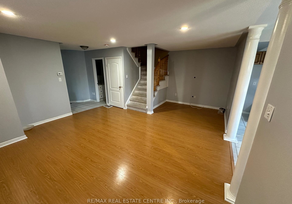 104-native-landing-crescent-brampton-ontario-w13773278