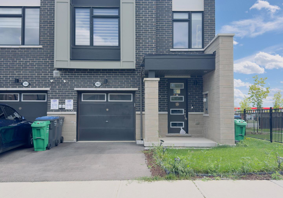 182-keppel-circle-brampton-ontario-w13773356
