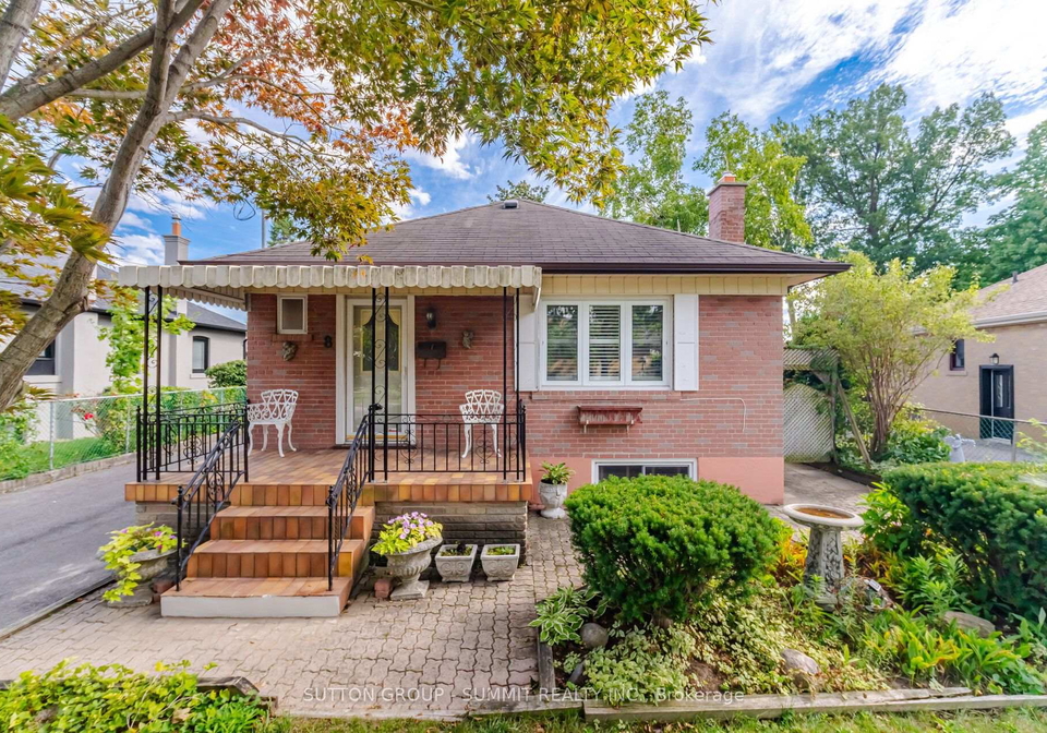 8-woolton-crescent-toronto-north-york-ontario-w13773484