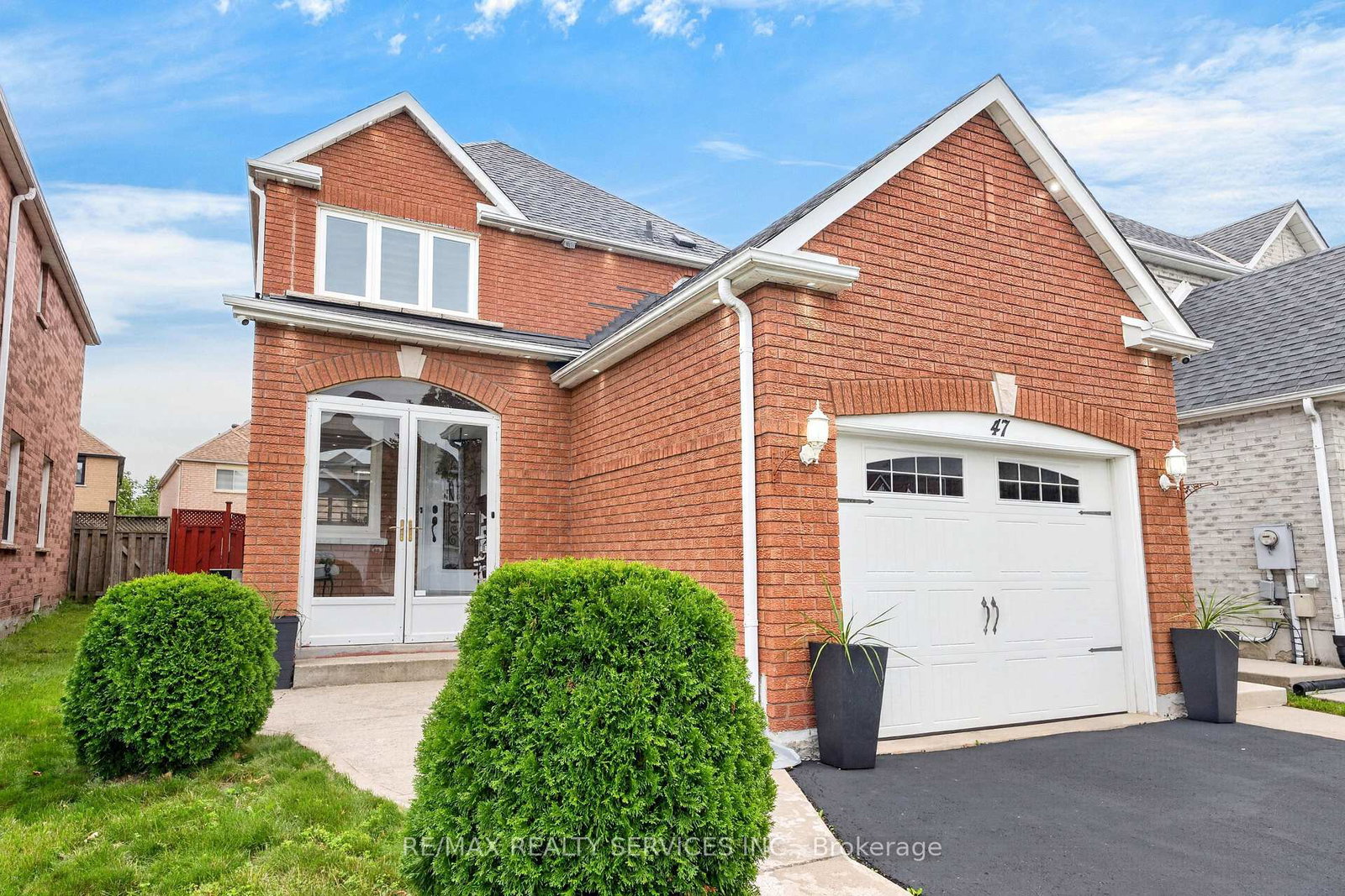 47-twisted-oak-street-brampton-ontario-w13773554