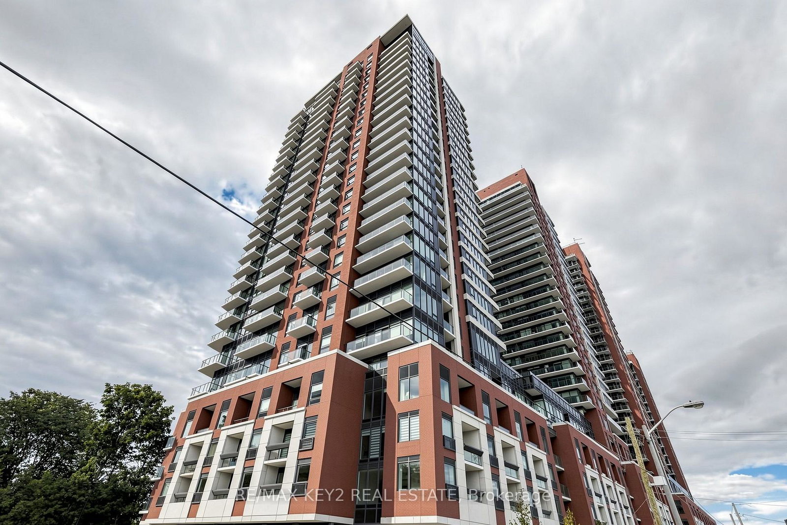 4010-eglinton-avenue-w-toronto-etobicoke-ontario-w13773602