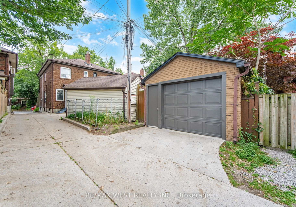 151-jane-street-toronto-toronto-ontario-w13773730