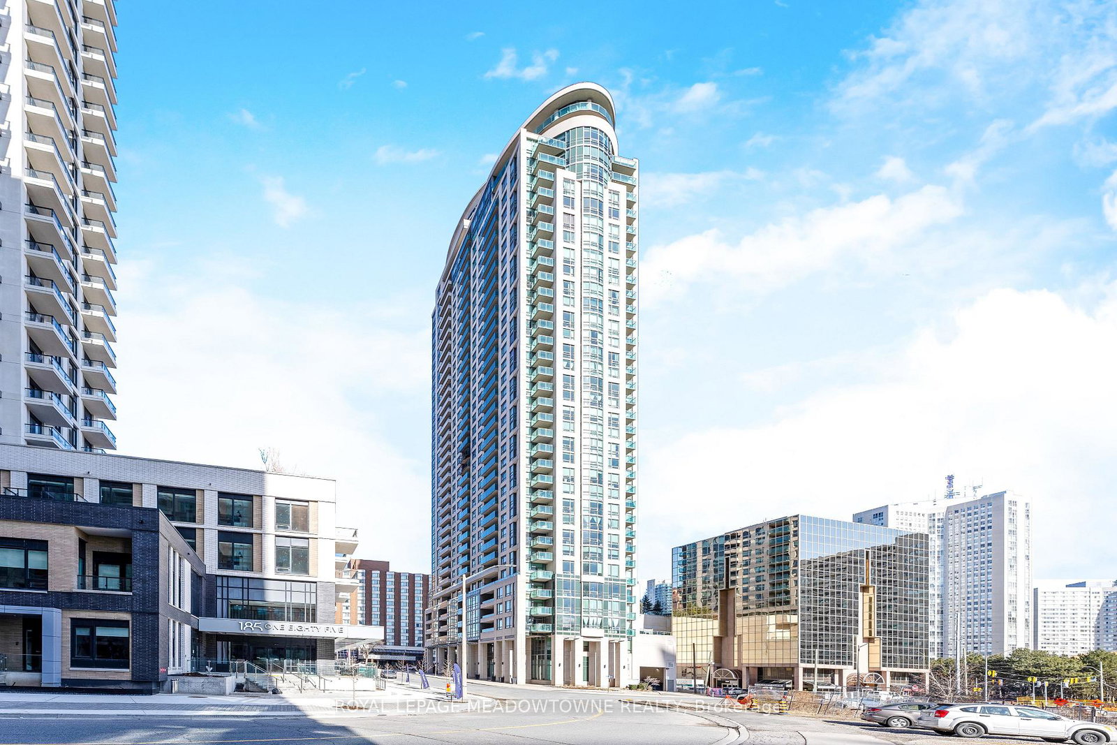 208-enfield-place-mississauga-ontario-w13773782