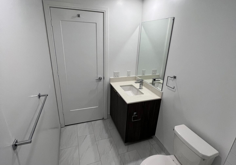 70-annie-craig-drive-toronto-etobicoke-ontario-w13773976