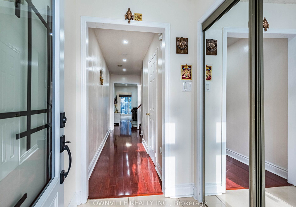 63-ural-circle-brampton-ontario-w13774258