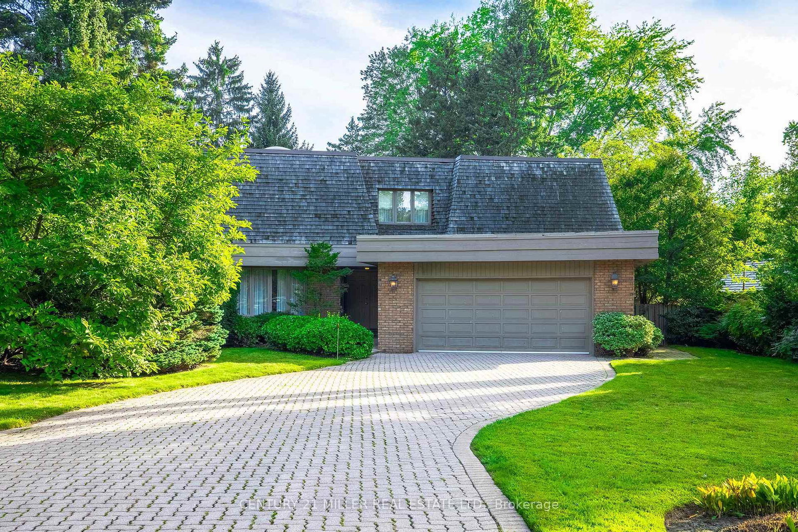 16-colonial-crescent-oakville-ontario-w13774358