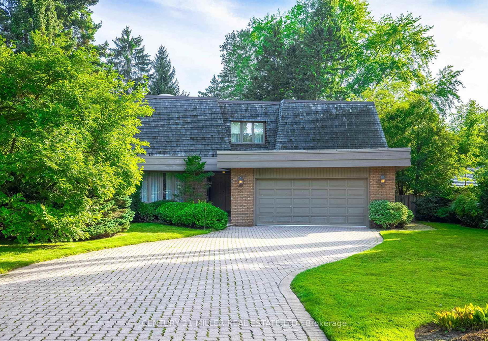 16-colonial-crescent-oakville-ontario-w13774358