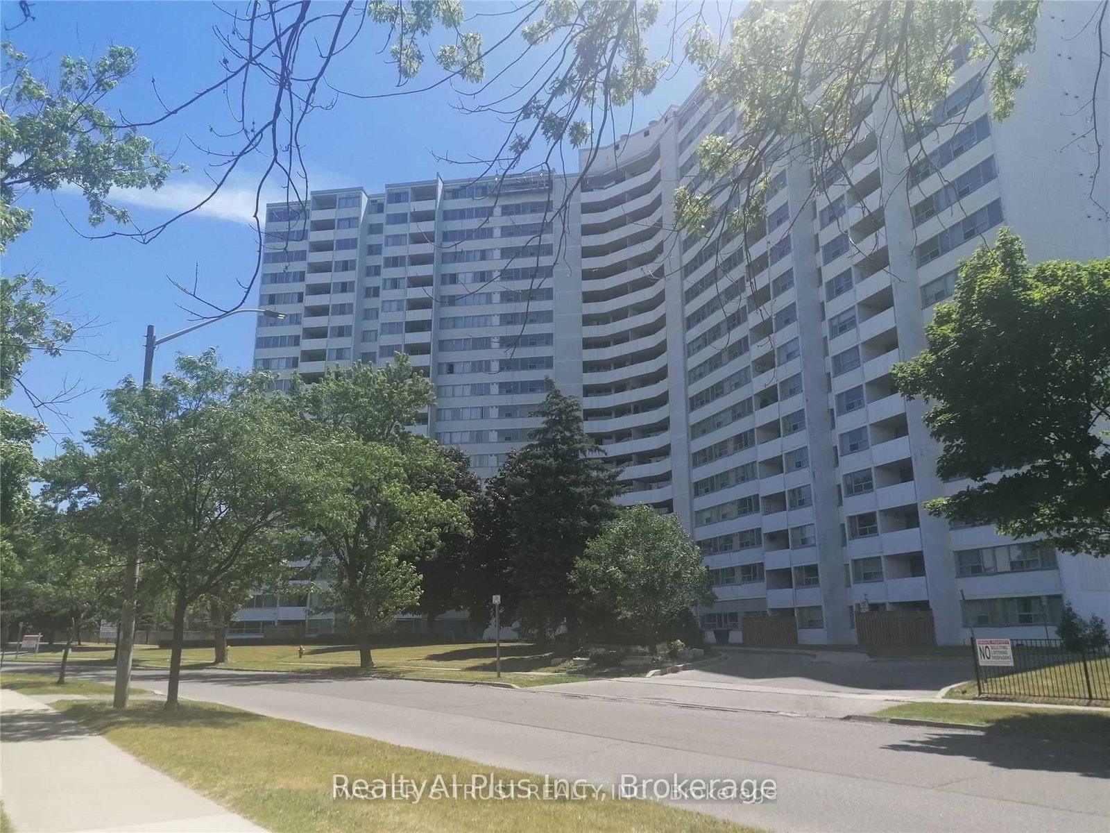 530-lolita-gardens-mississauga-ontario-w13774418