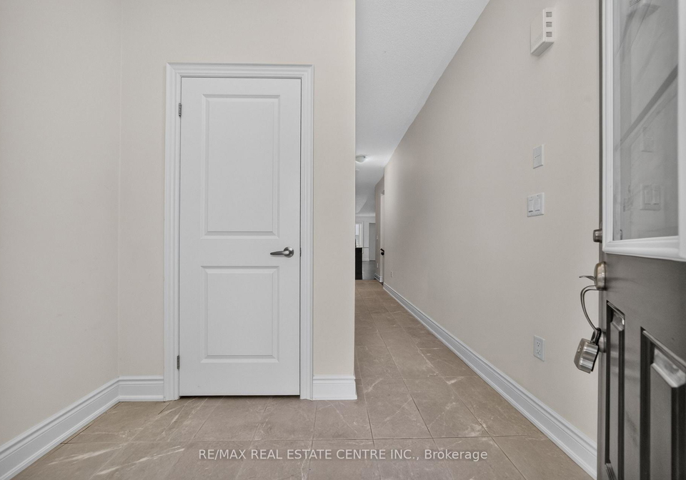 8-banner-elk-street-brampton-ontario-w13774576