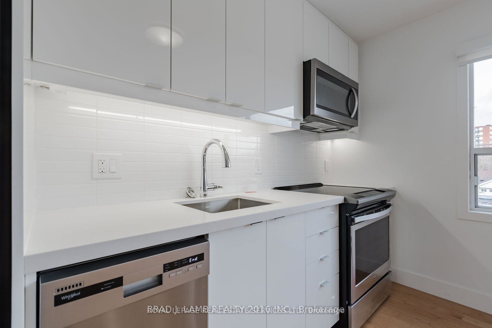 28a-third-street-toronto-etobicoke-ontario-w13774844