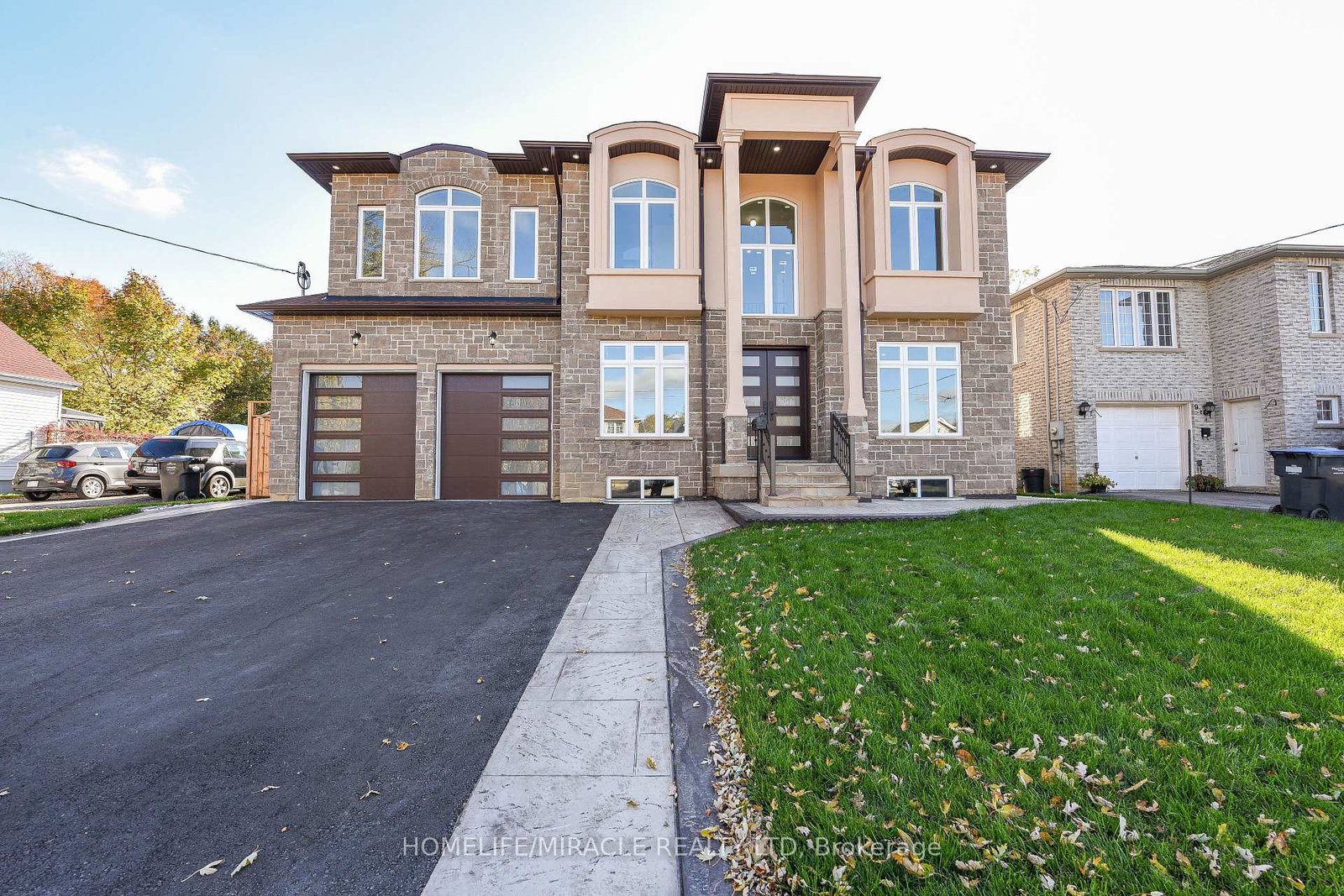 11-hillcrest-avenue-brampton-ontario-w13775204
