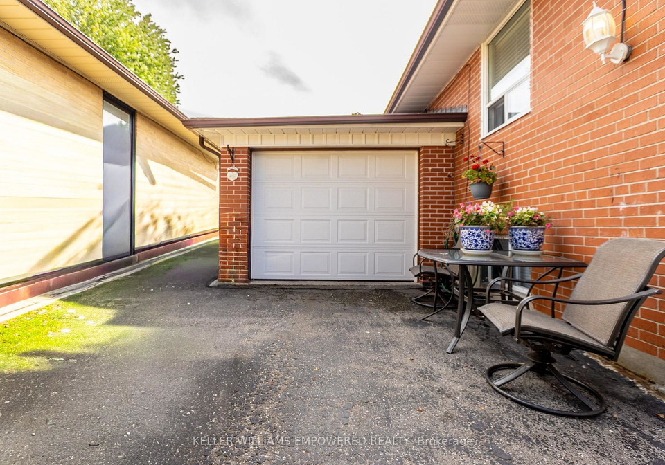39-checkendon-drive-toronto-etobicoke-ontario-w13775408
