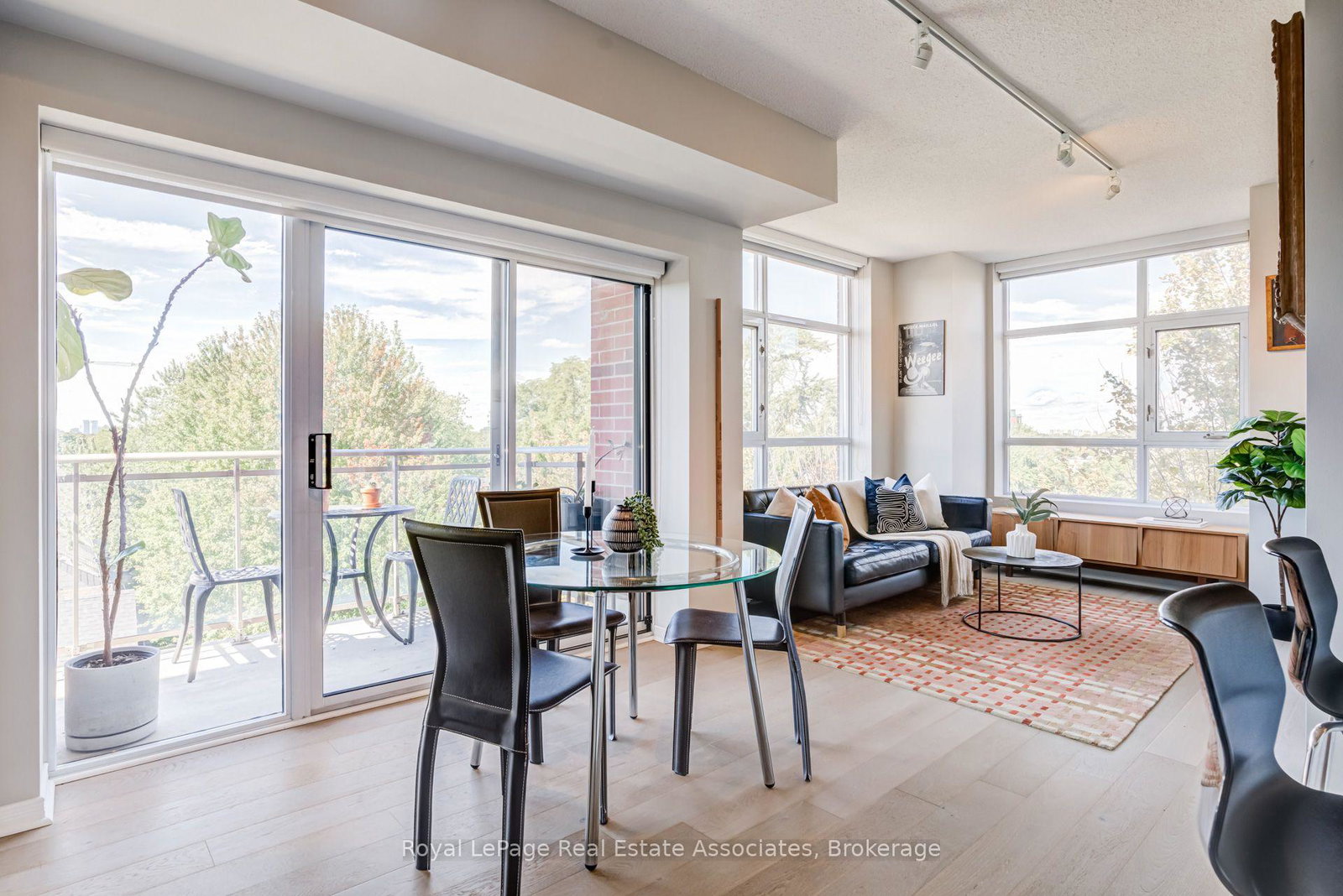 2495-dundas-street-w-toronto-toronto-ontario-w13775426