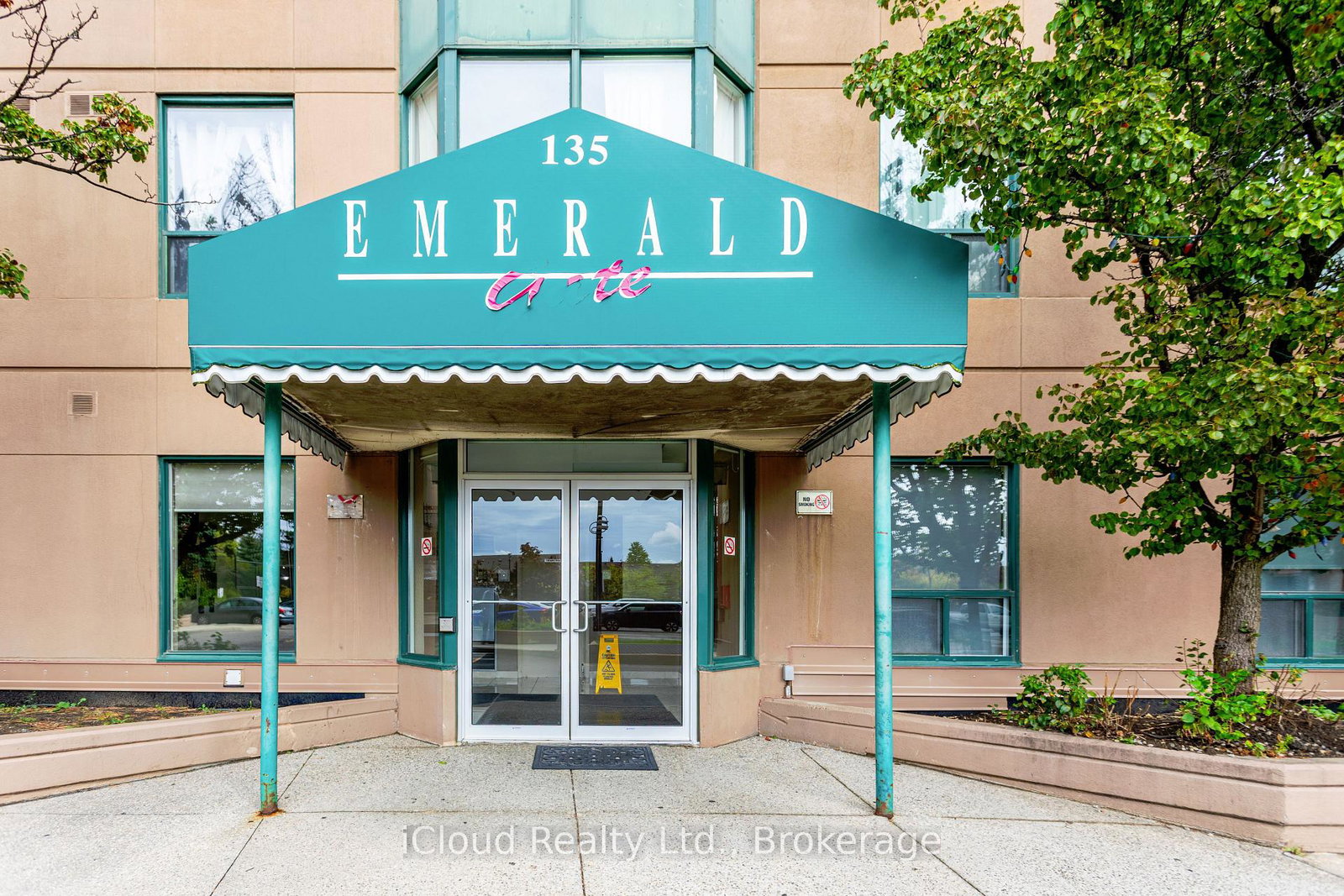 135-hillcrest-avenue-mississauga-ontario-w13775718