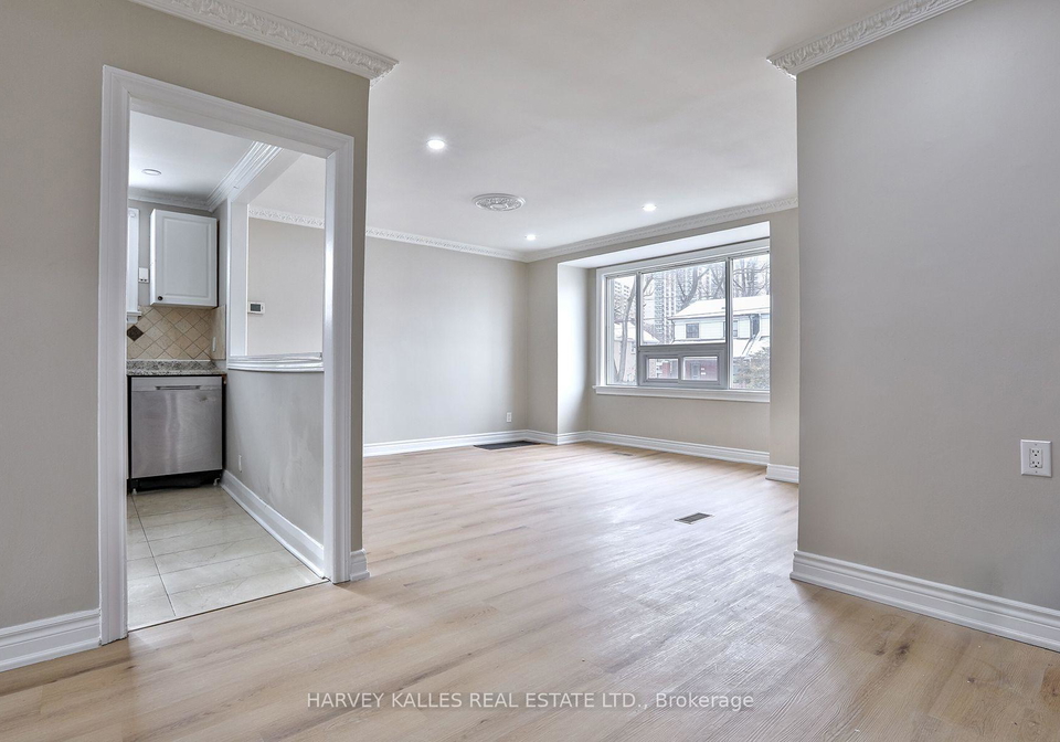 1239-jane-street-toronto-north-york-ontario-w13775724