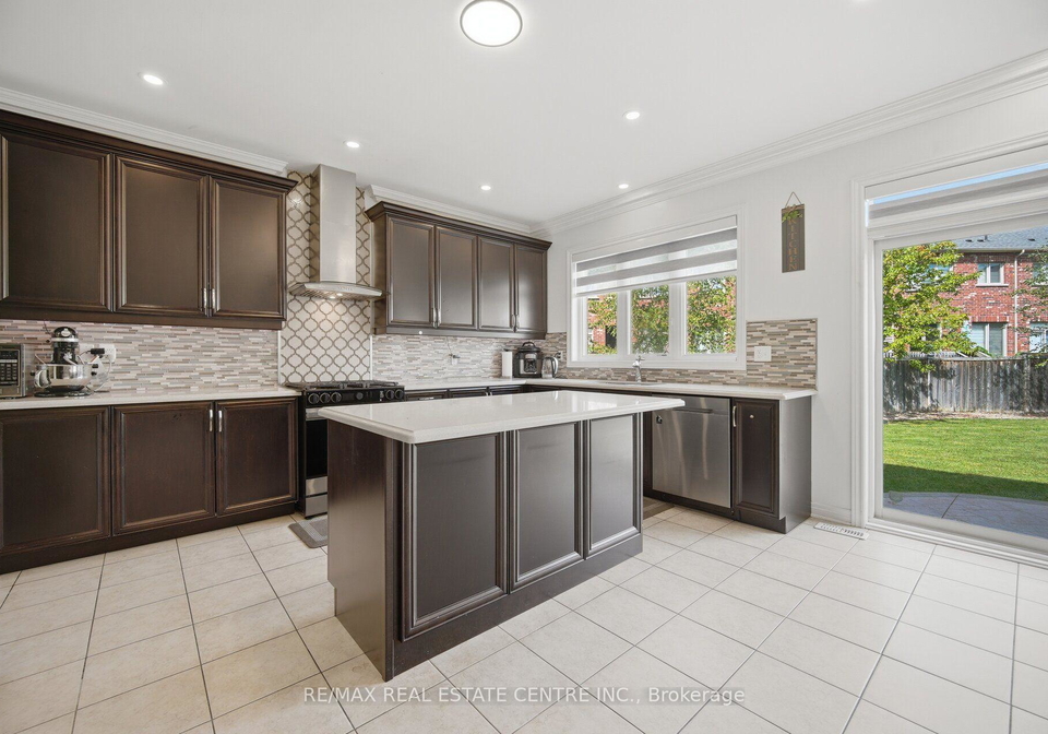 13-goodsway-trail-brampton-ontario-w13775740