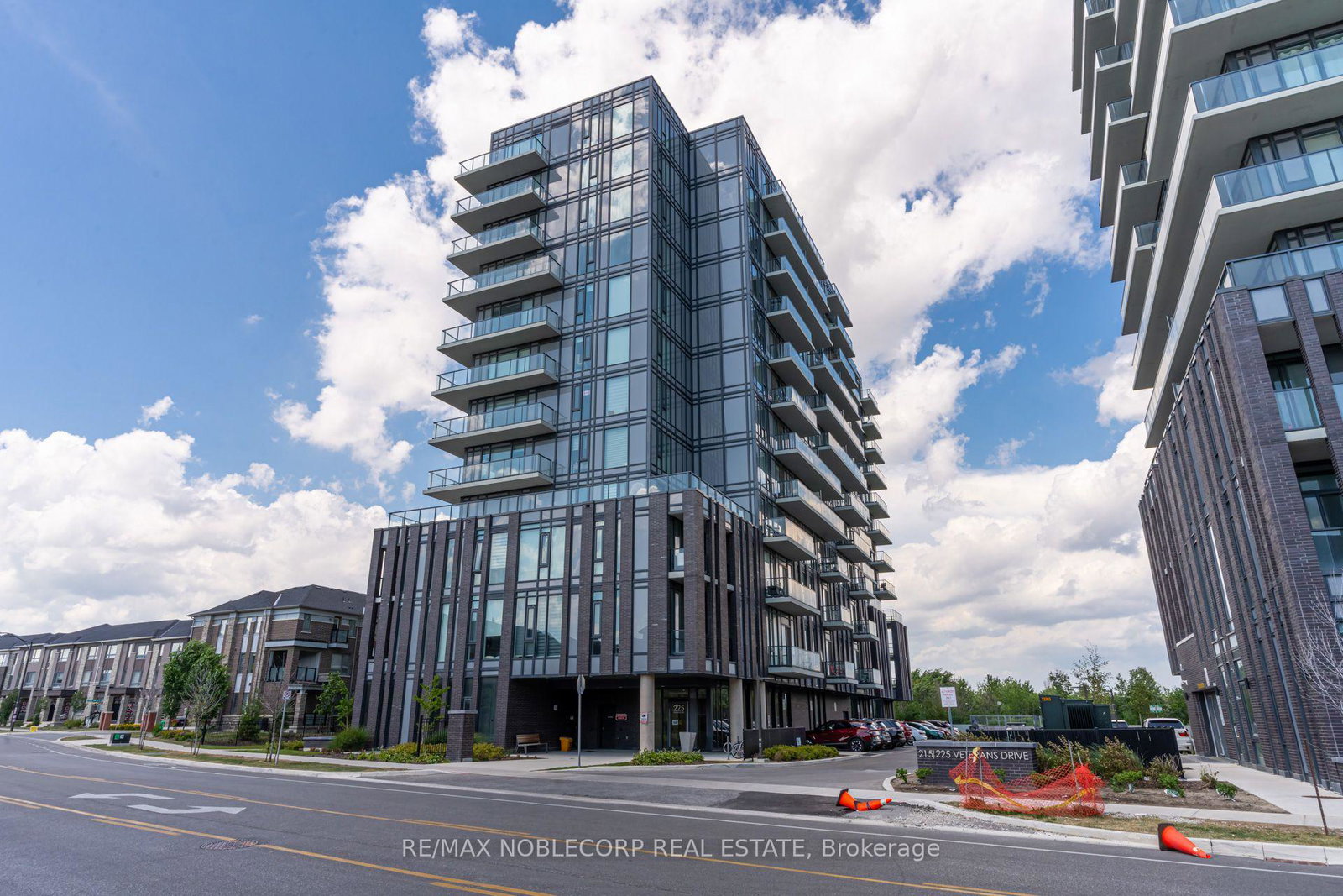 225-veterans-drive-brampton-ontario-w13775912