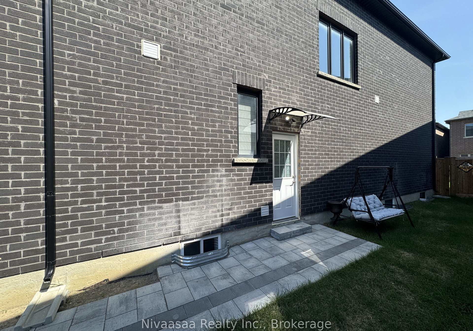39-petch-avenue-caledon-ontario-w13775958