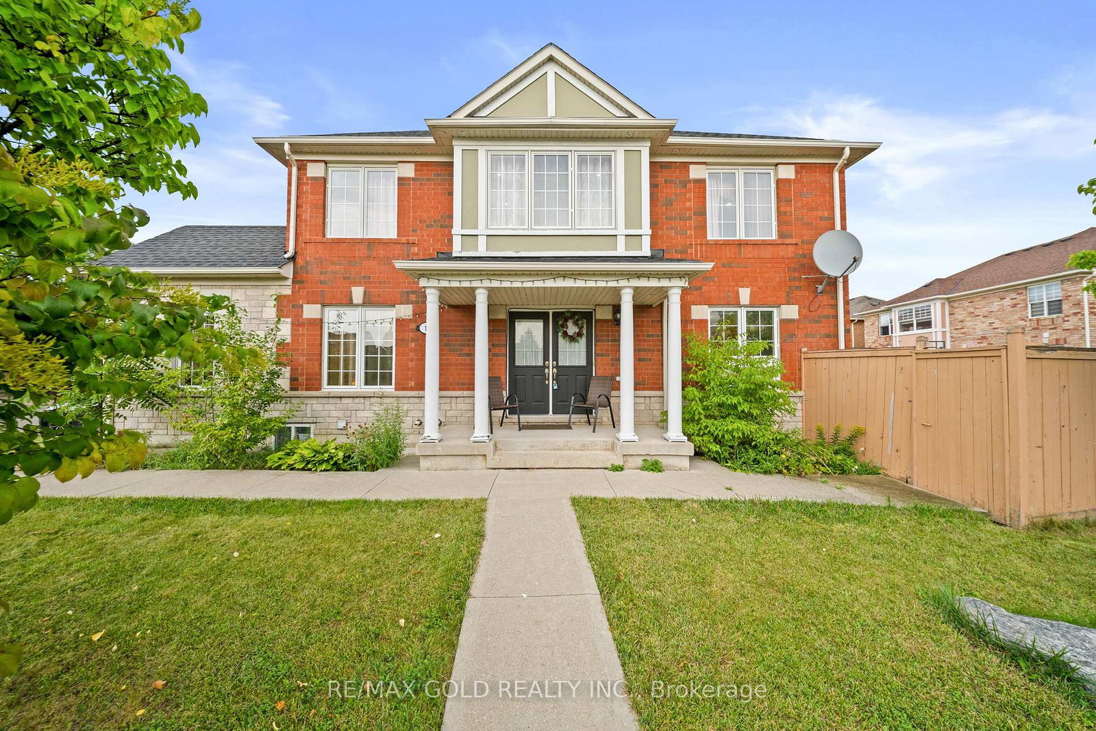 1-slipneedle-street-brampton-ontario-w13776130