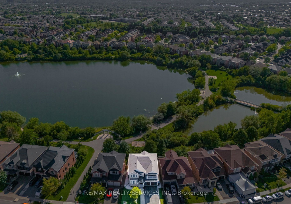 68-southlake-boulevard-brampton-ontario-w13776182