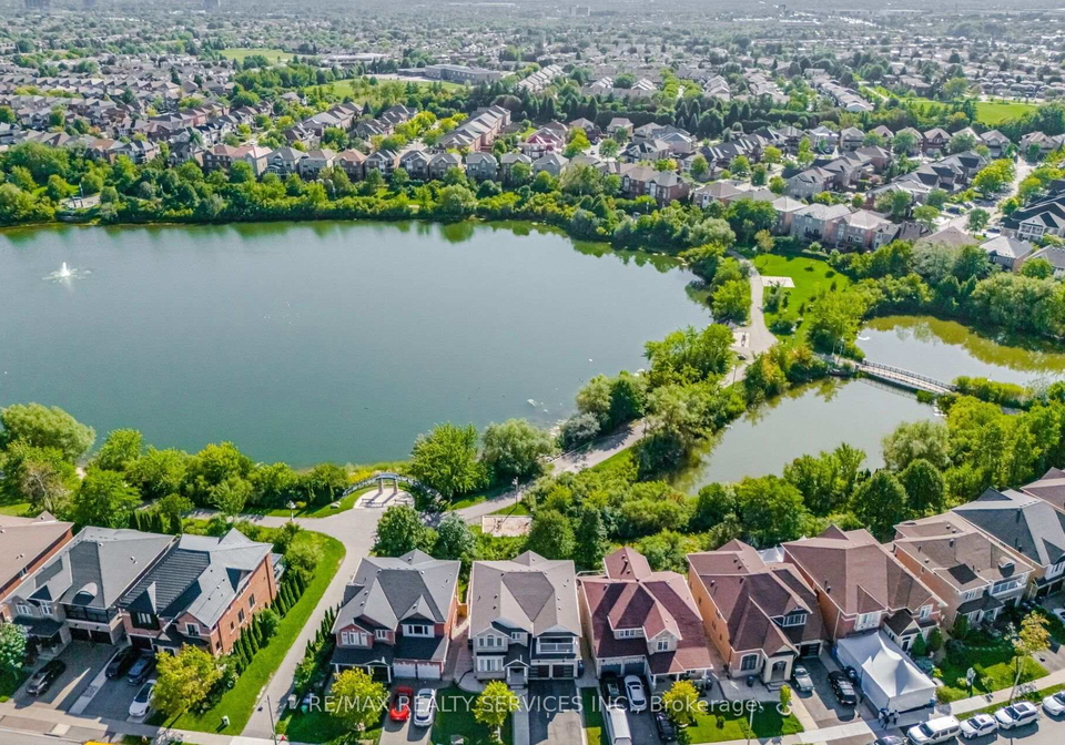 68-southlake-boulevard-brampton-ontario-w13776182