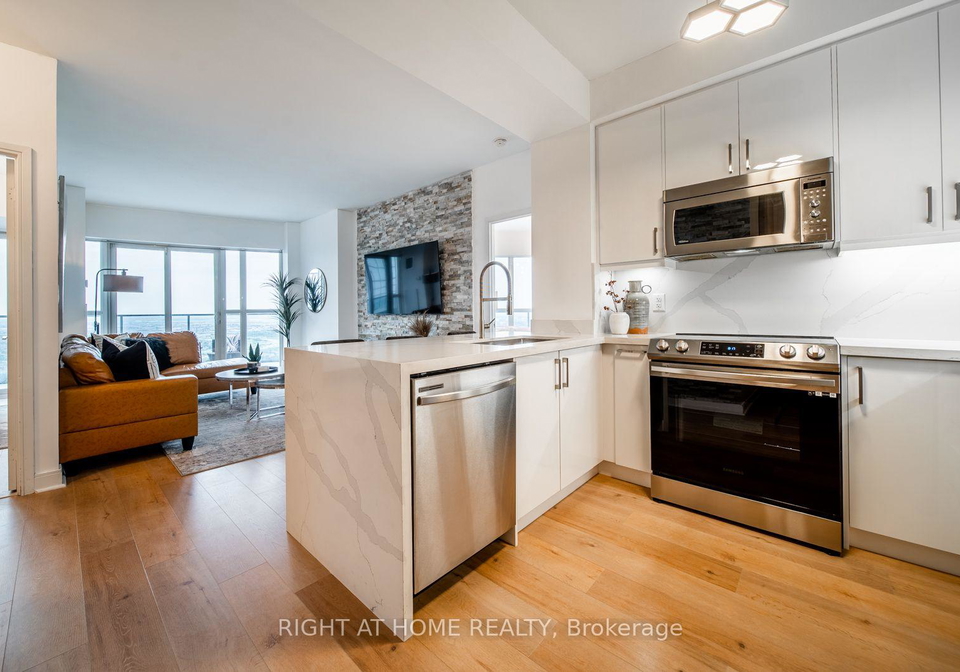 60-absolute-avenue-mississauga-ontario-w13776236