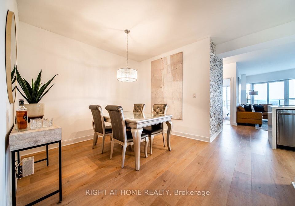 60-absolute-avenue-mississauga-ontario-w13776236