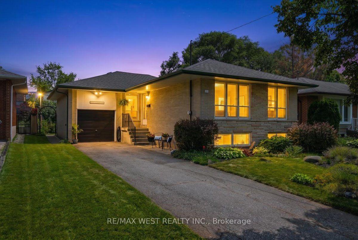 19-decarie-circle-toronto-etobicoke-ontario-w13776890