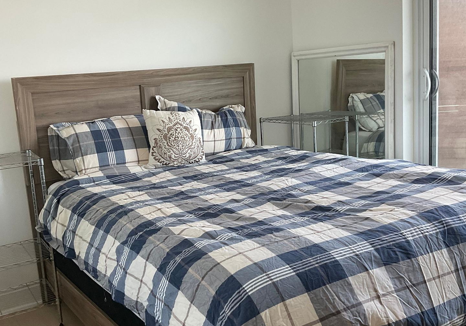 33-shore-breeze-drive-se-toronto-etobicoke-ontario-w13776974