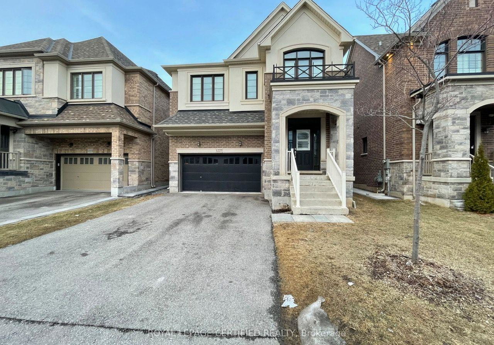 1227-mcphedran-point-milton-ontario-w13777058