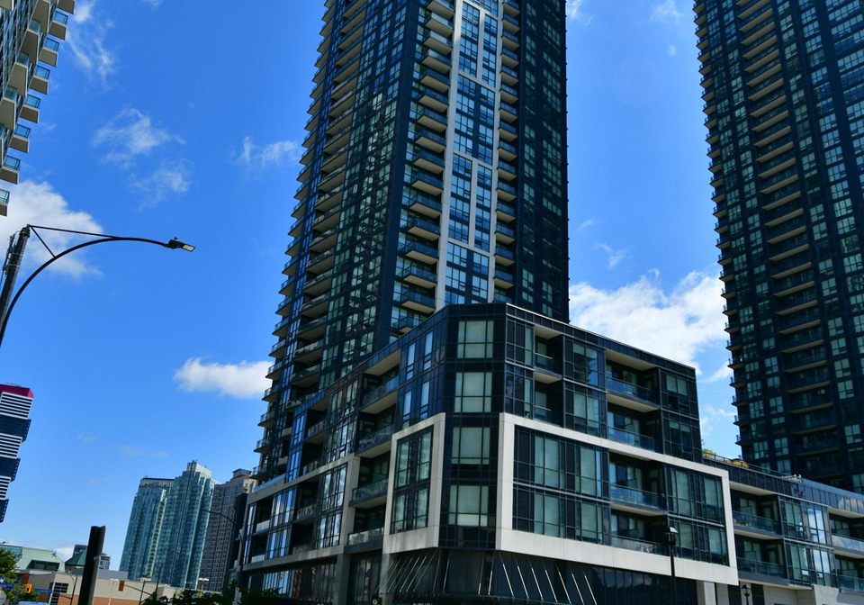 510-curran-place-mississauga-ontario-w13777338