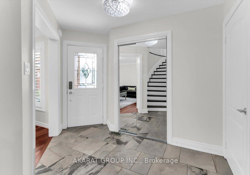 6907-gracefield-drive-mississauga-ontario-w13777386