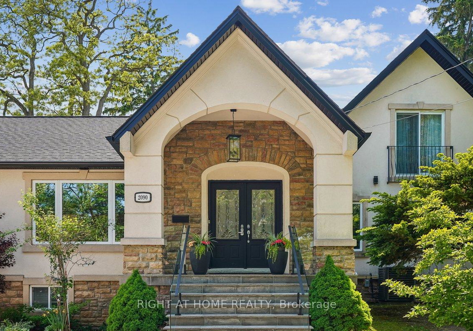 2090-stonehouse-crescent-mississauga-ontario-w13777572